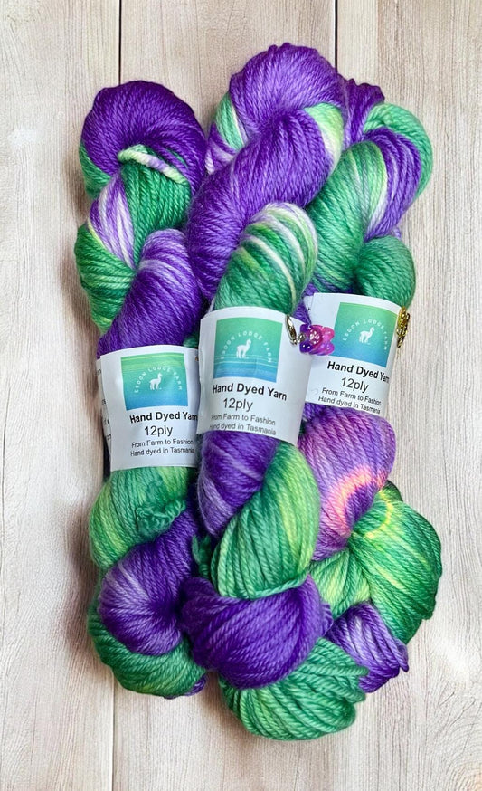 Country  Iris Bulky 12ply yarn